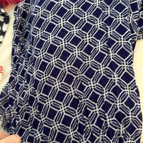 Set of 4 summer lightweight scarves - Banana Republic/Loft, two NWT - Picture 9 of 12